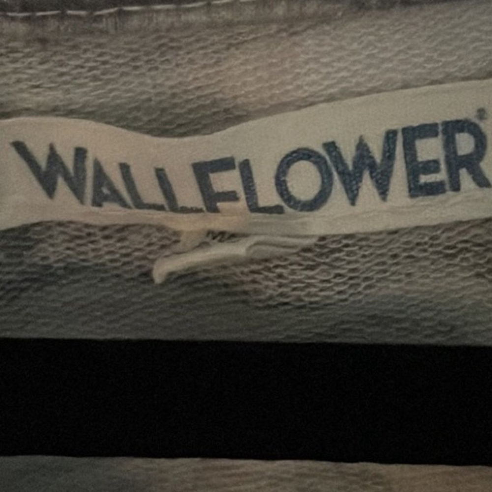 Wall Flower Camouflage Sweatshirt Small - Picture 5 of 7